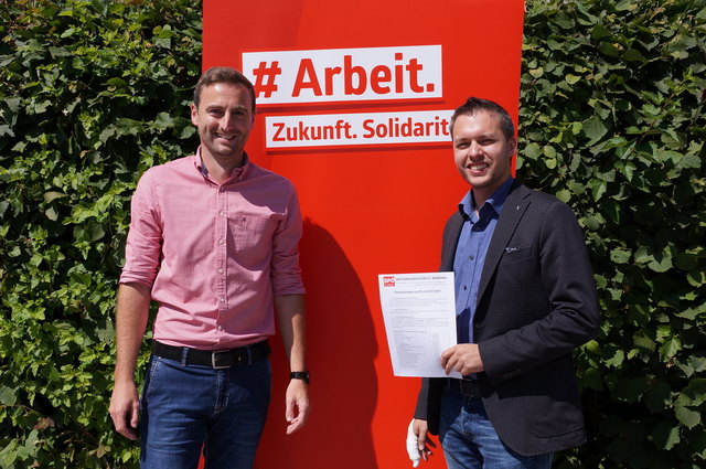 Luden zu einem Pressegespräch: St. Barbaras Bürgermeister Jochen Jance und der neue Gemeindekassier Christoph Bammer.