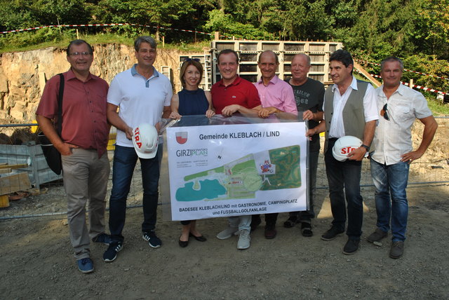 Spatenstichfeier für den neuen Campingplatz bei der Freizeit- und Erholungsanlage in Kleblach-Lind. v.li.n.re.: Peter Haßler, Gunther Marwieser, LHStv.in Schaunig, LR Zafoschnig, Bgm. Manfred Fleißner, Ingo Girzikowski, Moser Bernd und Wolfgang Bitmar | Foto: Büro LR Zafoschnig