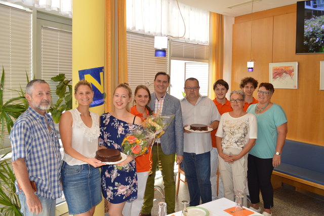 Manfred  Maier, Andrea Schmuckenschlager, FSJ Julia Katlein, FSJ Christina Hemmelmayr, LAbg Christoph Kaufmann, Dir. Michael Strozer, Zivildiener Tobias Jordan, PBM Margareta Toy, Zivildiener Moritz Haas, PBM Sylvia Rothensteiner | Foto: PBZ Klosterneuburg