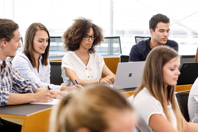 MCI-Studierende bescheinigen ihrer Hochschule im Trendence Graduate Barometer 2018 erneut ausgezeichnete Qualität. | Foto: MCI