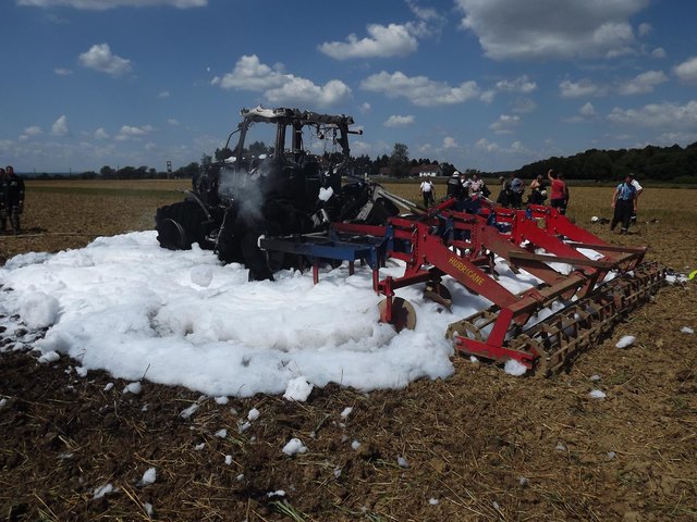 Der Traktor brannte völlig aus | Foto: Foto. Landespolizeidirektion Burgenland
