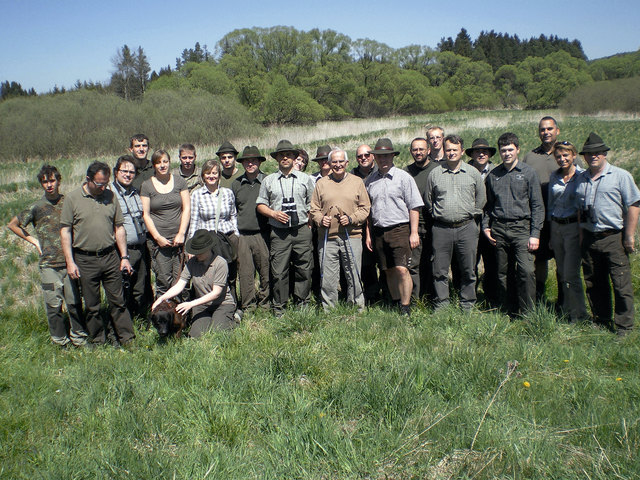 Die Jungjäger nehmen im Zuge des Jagdkurses oft bei Exkursionen teil.