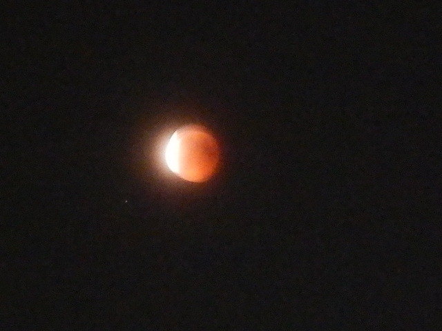 Blutmond in Favoriten um 23:22