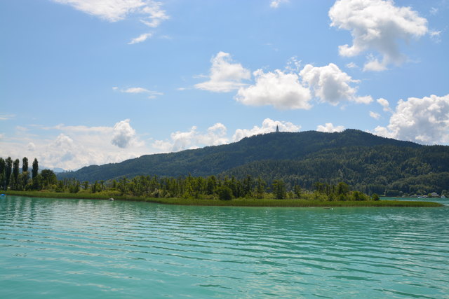 Blumeninsel (früher Schlangeninsel), Pyramidenkogel