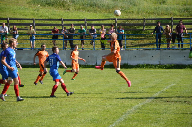 Der USK Muhr (in Orange) erkämpfte sich zum Auftakt einen Punkt.