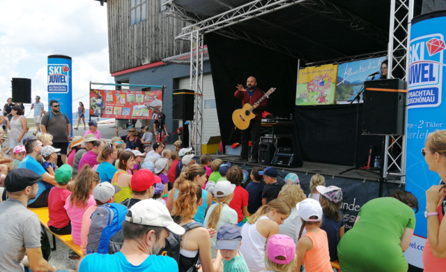 Unzählige begeisterte Kinder beim Familienfest im Lauserland am Wiedersbergerhorn. | Foto: Alpbacher Bergbahn