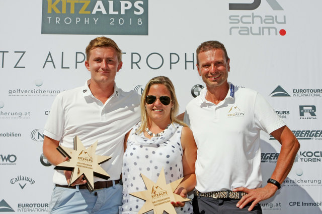 Christoph Kogl und Simone Scherjau mit Turnierdirektor Christian Küchl | Foto: Foto: Kitz Alps Trophy