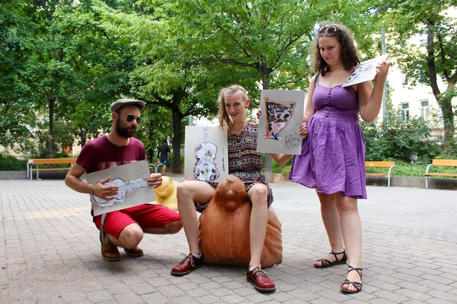 Ihre Instrumente haben heute hitzefrei: Originell, wie Matthias, Joana und Flora (v.li.n.re.) stellvertretend diese Zeichnungen mitgebracht haben!