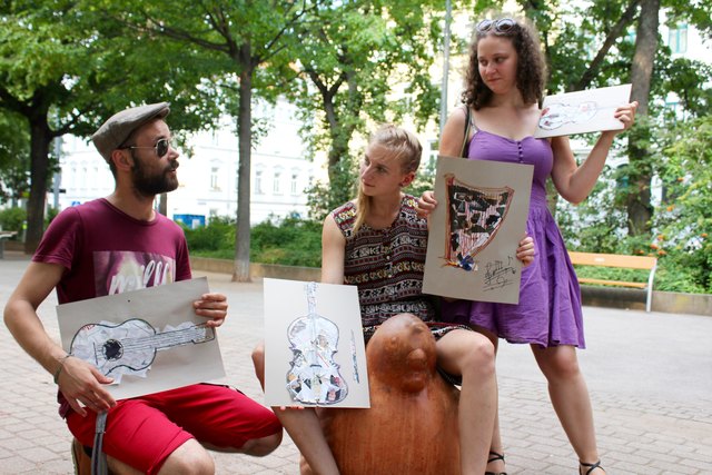 Ihre Instrumente haben heute hitzefrei: Originell, wie Matthias, Joana und Flora (v.li.n.re.) stellvertretend diese Zeichnungen mitgebracht haben!