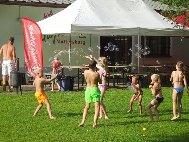 Die Kinder genossen das Familienzelten sichtlich und hatten jede Menge Spaß dabei. | Foto: Stadtgemeinde Mattersburg