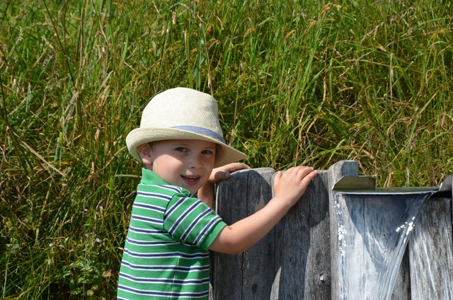 Noah aus St. Wendel im Saarland hat eine Wasserquelle entdeckt!