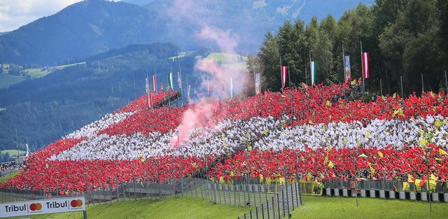 Volksfest bei der MotoGP. Foto: ripu