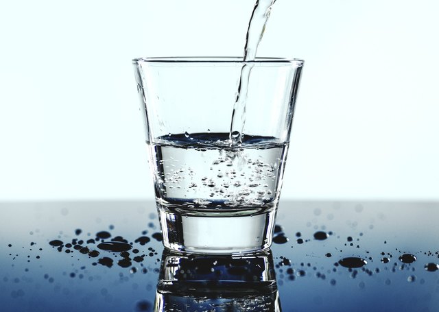 Nicht jeder Wirt kann es sich leisten Wasser als Hauptgetränk kostenlos auszuschenken | Foto: Pixabay