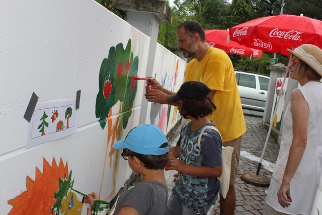 Auch Tobias pinselte mit