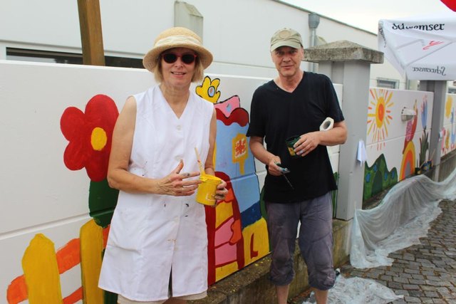Karin und Bernhard Antoni übernahmen die Schirmherrschaft für die Gestatlung des Durchganges zum Kulturhaus