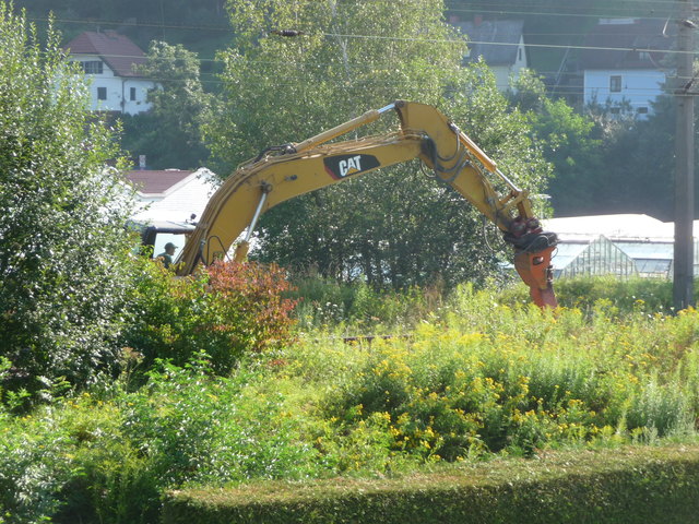 Bagger sind derzeit auf der ehemaligen ÖBB-Flügelstrecke in Leoben-Hinterberg, die 2008 auch für den Personenverkehr stillgelegt wurde, unterwegs, um die Schienen rückzubauen.