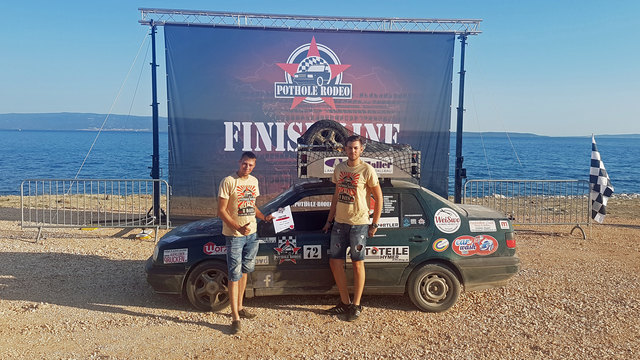 Die beiden Mistelbacher Eco-Sportler Alexander Schöfböck und Benjamin Hymer bei der Preisverleihung in Split.