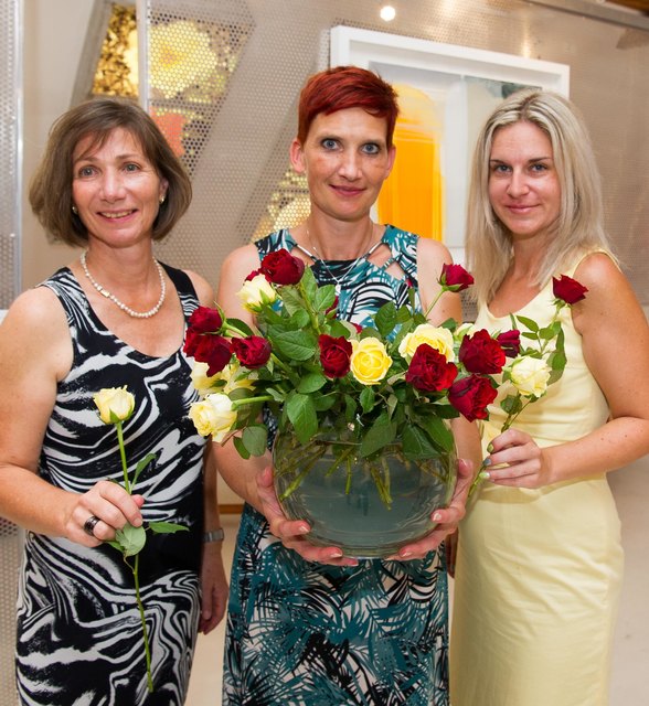 Sorgten für kühle Getränke: Karin Malle, Sandra Wuzella und Tanja Malle | Foto: Arbeiter