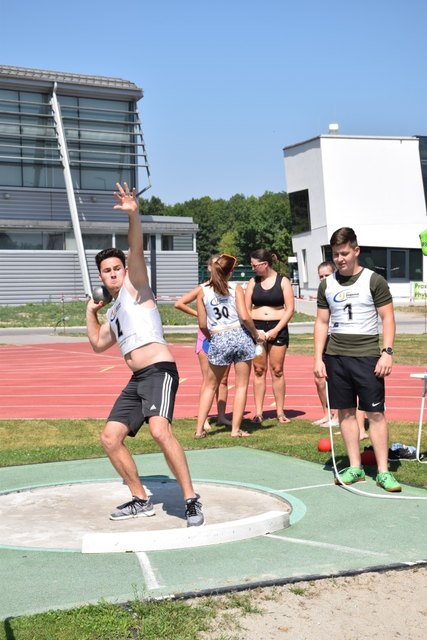 Gesamtwertungssieger Alexander Eissert in Action beim Kugelstoßen