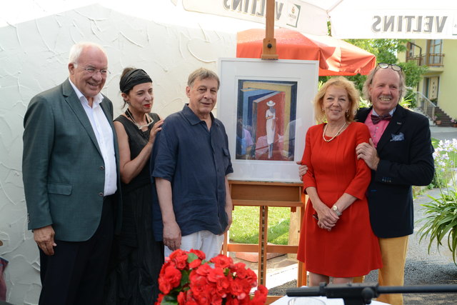 Präsentation der Benefiz-Litho 2018: Herwig van Staa, Leander Kaiser mit Gattin Hildegard Stöger und Annaliese mit Günther Stecher.
