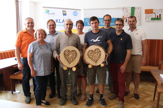 Hinten: Vzbgm. Franz Heiderer, Bgm. Robert Hafner, GF Doris Maurer, Paul Glaßner, Ditmar Hipp, 
Vorne: NA Angela Fichtinger, Julian Turiel, Christoph Ratheiser, Robert Schneider (BIO Austria) | Foto: Waldviertler Kernland