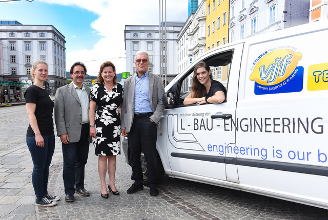 Von links: VJF-Mitarbeiterin Michèle Diestlinger, VJF-Geschäftsführer Erich Wahl, Vizebürgermeisterin Karin Hörzing, L-Bau-Engineering-Geschäftsleiter Gerold Letzbor und VJF-Mitarbeiterin Cora Unfried.