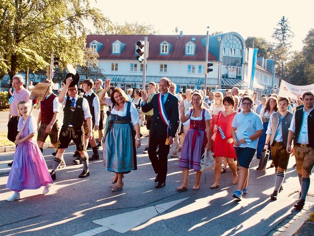 Auch einen Festzug gab es.