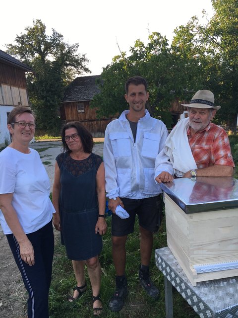 Ulrike Schwarz, Elfriede Eichbauer, Paymann Allahyari und August Steyrl (v. l.).