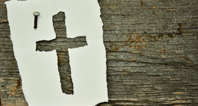 Drei Personen sind im letzten Jahr in Krumpendorf an den Folgen von Drogenkonsum gestorben - Foto: https://pixabay.com/de/kreuz-nagel-symbol-holz-alt-3080144/