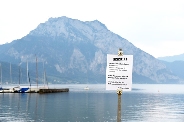 Die Esplanade in Altmünster: Hier wurden von der Gemeinde Altmünster Hinweisschilder aufgestellt. | Foto: Wilfried Fischer-Ortner