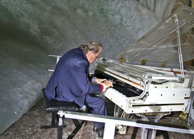 Rudolf Buchbinder beim Eisklangkonzert.