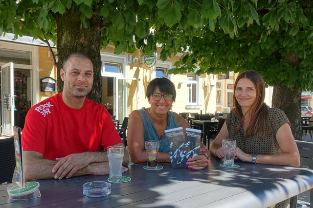 Laden zu den Höflichkeiten: Rami Abu Zahra (grill.BAR, rock.BAR), Stadträtin Elisabeth Asanger, Elke Strauß (Kulturabteilung).