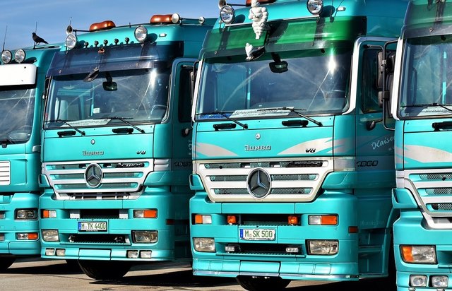 Die Motoren der LKW müssen zu den Fahrverbotszeiten aus bleiben. (Symbolbild) | Foto: pixabay.com
