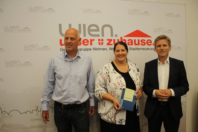 Planungssprecher der Grünen, Gemeinderat Christoph Chorherr, Wohnbaustadträtin Kathrin Gaal und Obmann des Wiener Landesverbandes der Gemeinnützigen, Josef Ostermayer präsentieren die Neuerungen für Flächenwidmung