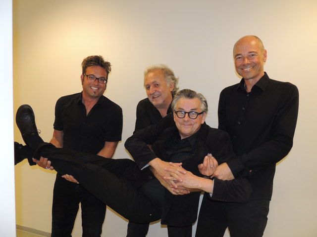 Ironisch, verständlich und musikalisch: Chris Seiner, Kurt Gober, Johannes Silberschneider und Klaus Ambrosch. | Foto: WOCHE