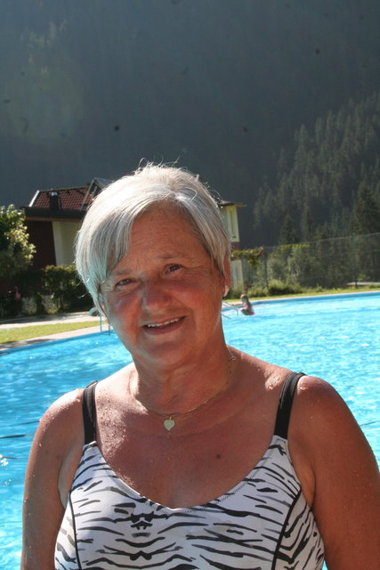 "Badenixe" Johanna Maier: "So ein Glück, dass unsere Gemeinde-Männer so engagiert sind! Krimml ohne offenes Freibad wäre einfach unvorstellbar." | Foto: Christa Nothdurfter