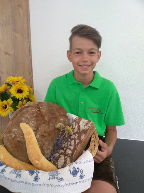 Der 12-jährige David Nöhrer aus Unterdombach ist mit seinem regionalen Pizzaburger bester Nachwuchsbäcker der Steiermark.
