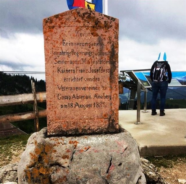 Der Gedenkstein zum Jubiläum