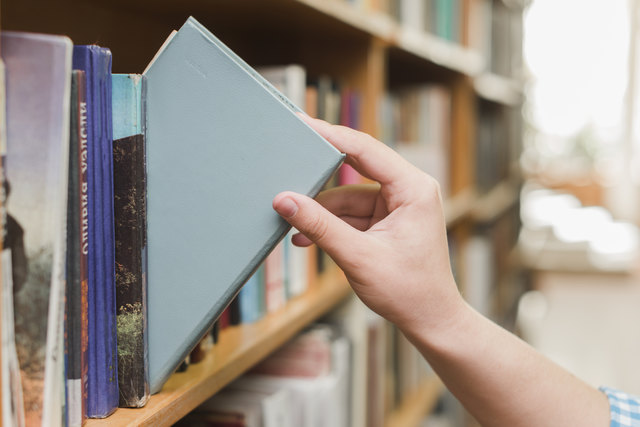 Öffentliche Bibliotheken sind wichtige Institutionen. | Foto: Designed by Freepik