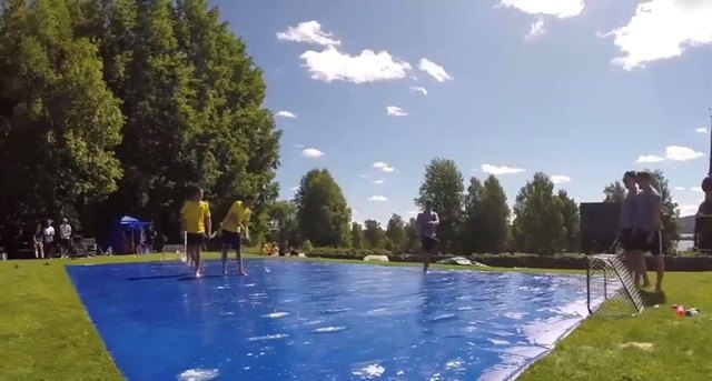 Soap Hockey ist eine neue Trendsportart aus Schweden.