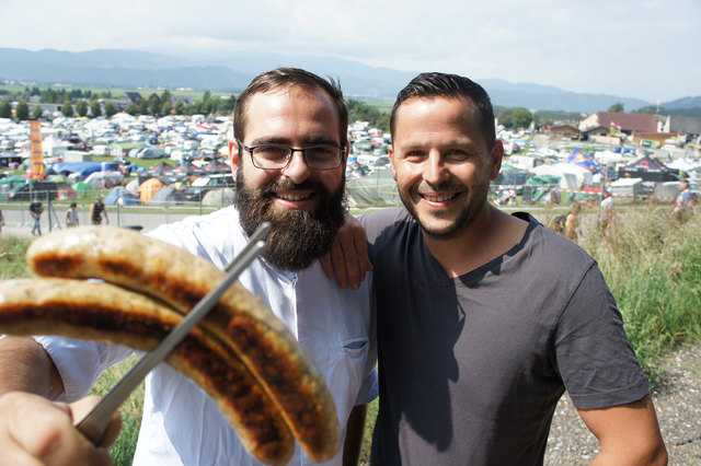 Stainzerhof-Küchenchef Alexander Posch und Stainzerhof-Geschäftsführer Bernhard Langer beim Moto-GP in Spielberg. | Foto: Stainzerhof