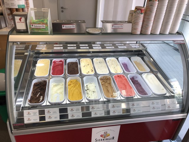 Tolle Auswahl gibt es im Eissalon Sierninger.