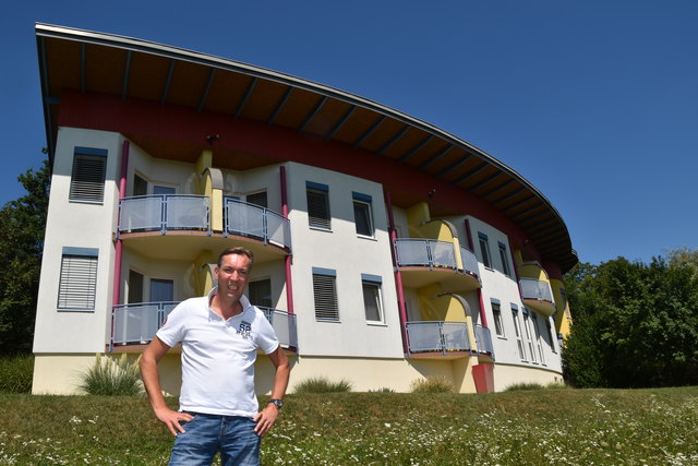 Carl-Peter Echtermeijer hat die Pension Pirnbacher gekauft und macht daraus das Gästehaus "Solens Land" (= "Land der Sonne").