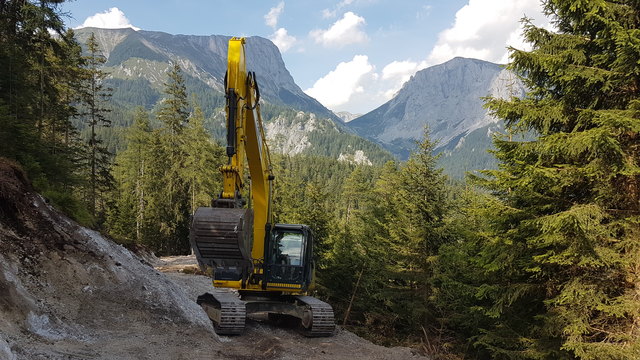 Die Profis von Forstbau Krenn kommen dann ins Spiel, wenn es um land- und forstwirtschaftliche Tätigkeiten geht. | Foto: Krenn