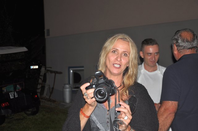 Künstlerin und Wirtin Edith Lesnik war auch mit der Kamera im Einsatz