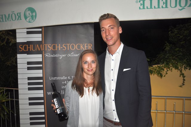 Das Weingut Schmitsch-Stocker aus der Liszt-Gemeinde Raiding präsentierte auf der Terrasse des Hotel Pacher seine edlen Tropfen