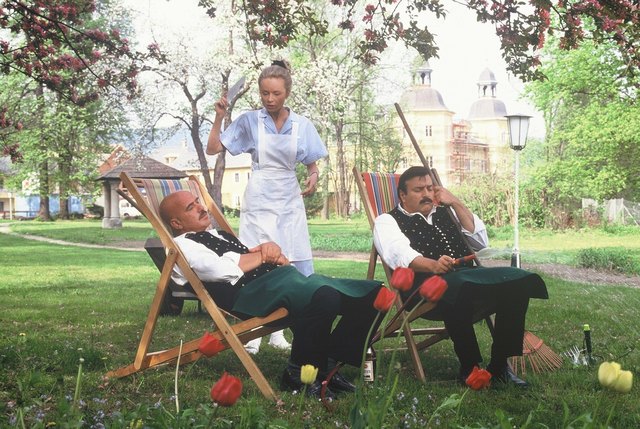 Szene aus "Ein Schloss am Wörthersee": Otto Retzer (links) und Adi Peichl als tolpatschige, aber sympathische Hausdiener | Foto: Lisa Film
