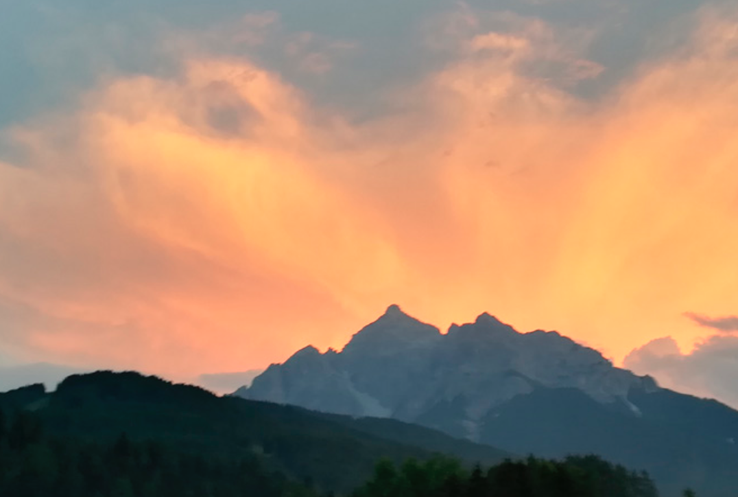 Wunderschöne Abendstimmung über der Serles