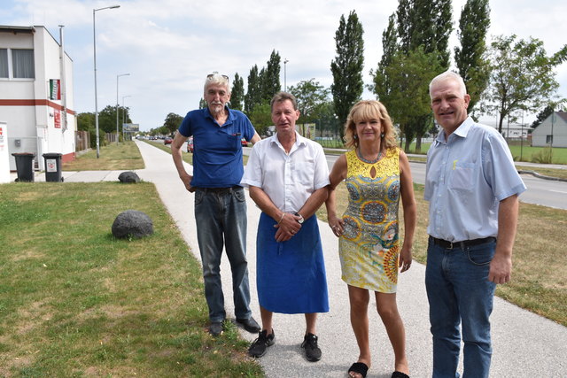 Diese vier Personen bewiesen Zivilcourage: Fritz, Oedi, Paula und Wolfgang Haberler verfolgten den Dieb am Flugfeld.