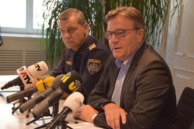 Helmut Tomac und Günther Platter zum Thema "Sozialbetrug" in Tirol